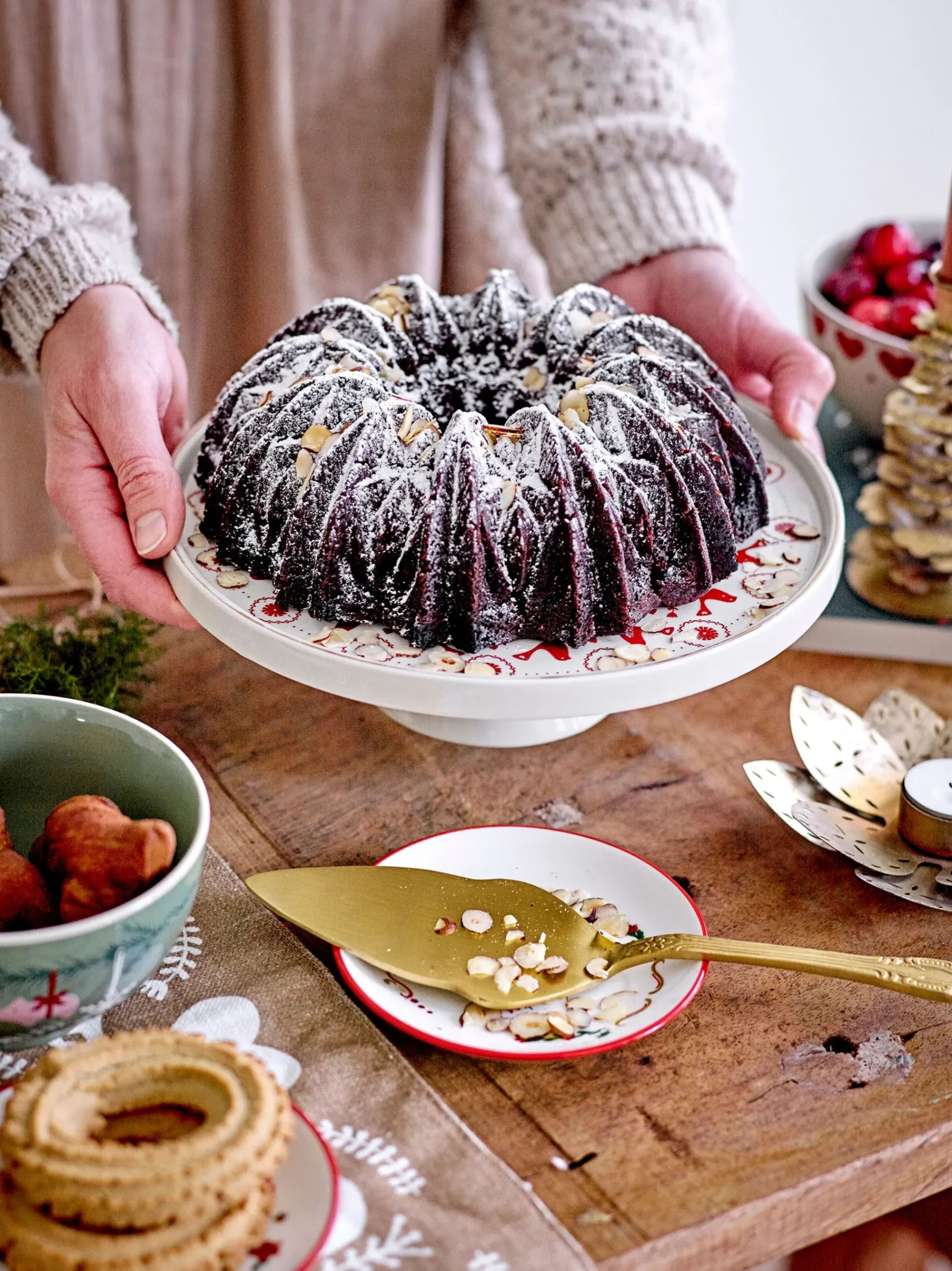 Bloomingville Jolly Kakefat Stengods O 26 Cm Fashion