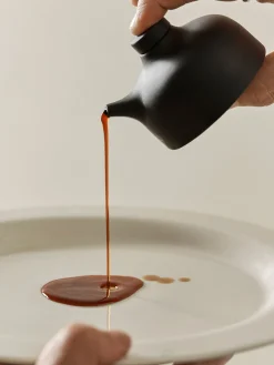 Design House Stockholm Sand Soyakanne 12 Cl Black Clay Hot